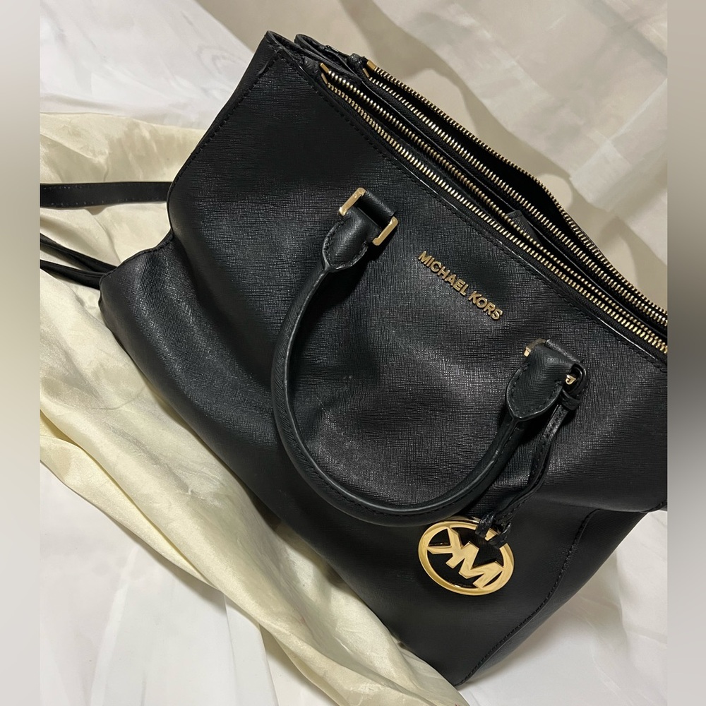 black large Michael Kors large Sutton satchel handbag purse